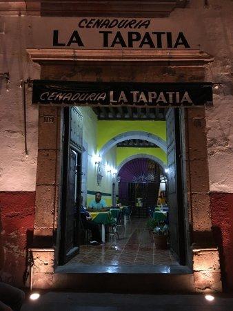 Cenaduria La Tapatia